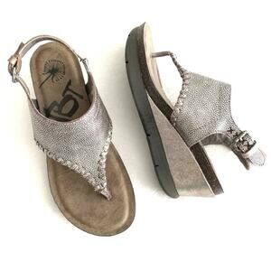 OTBT Meditate Leather Thong Wedge Sandal Size 8 Metallic Silver Slingback Beach